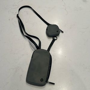 Lululemon gray crossbody modular phone sling